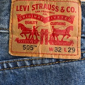 Levi’s Light Wash 505 32”W 29” L
